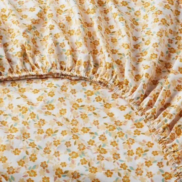 Room Essentials Easy Care Cotton Sateen Yellow Floral Design Full 4 Pc Sheet Set - Picture 4 of 7